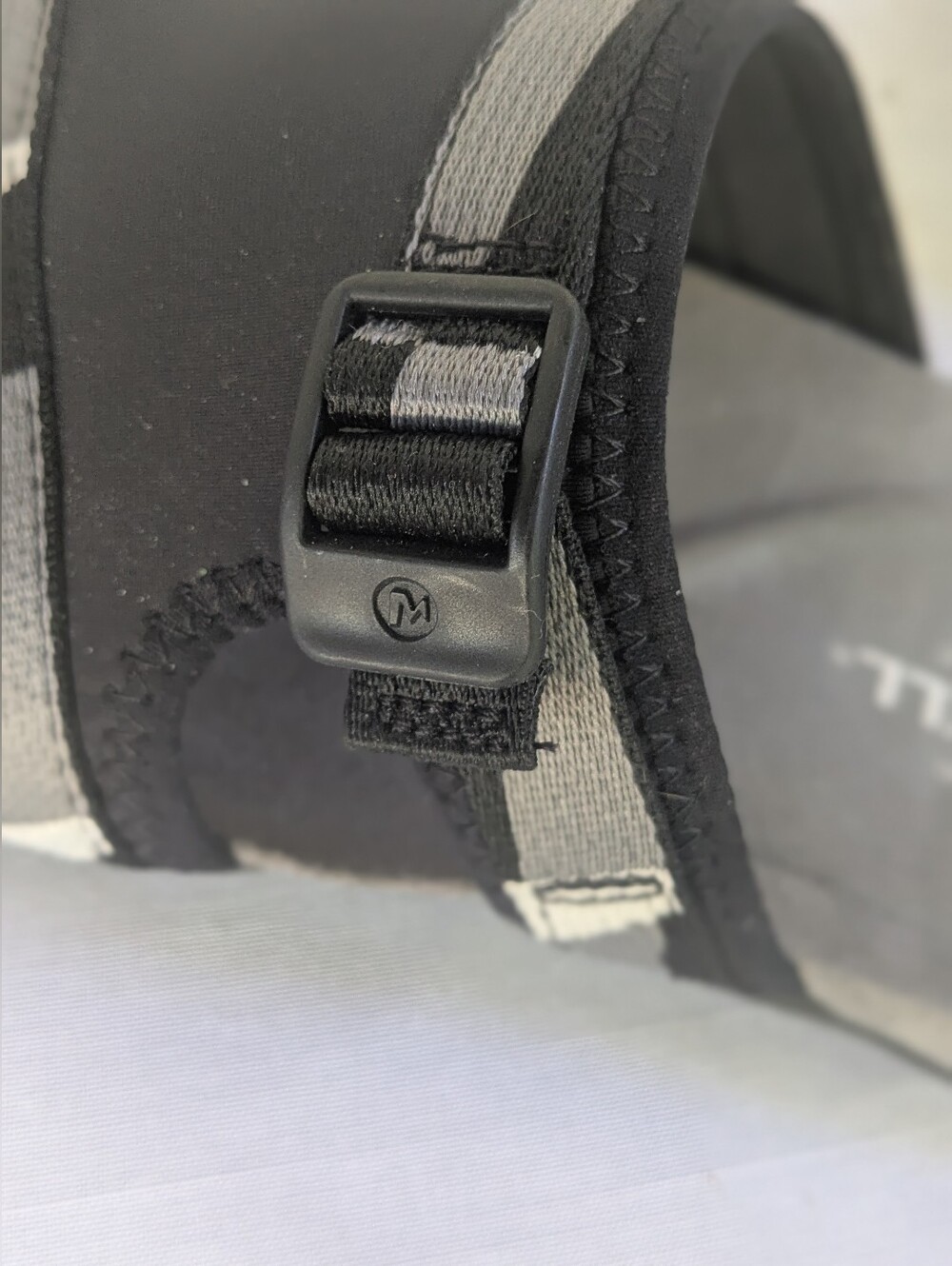 Merrell Men's Black and Gray Slip-On Sandals with Adjustable Strap Sz 8 - Picture 3 of 10